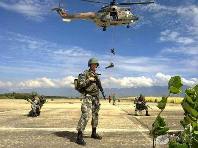 我空降兵雷神突击队曝光