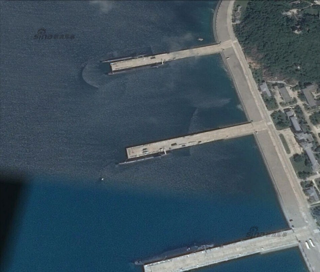 在海南某地的我093原型核潜艇