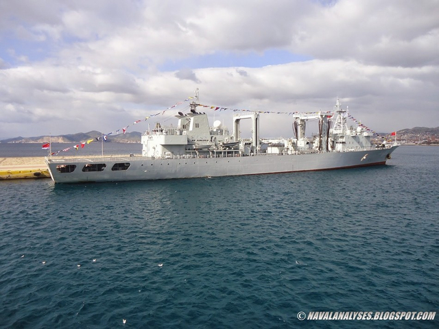 890补给舰停靠希腊港