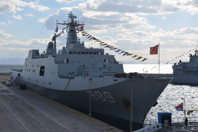 长白山舰停靠希腊港