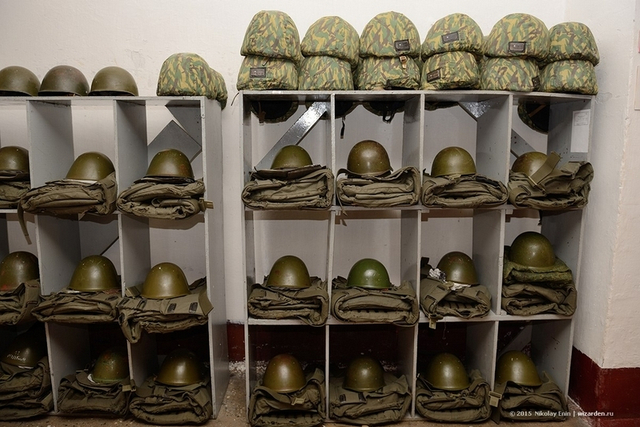 有枪有炮有大肉！俄罗斯州长视察导弹部队生活