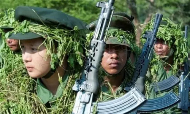 缅甸女民兵很甜很纯洁