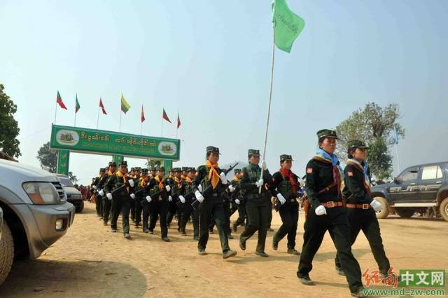 缅甸女民兵很甜很纯洁