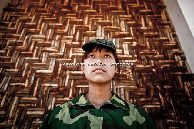 缅甸女民兵很甜很纯洁