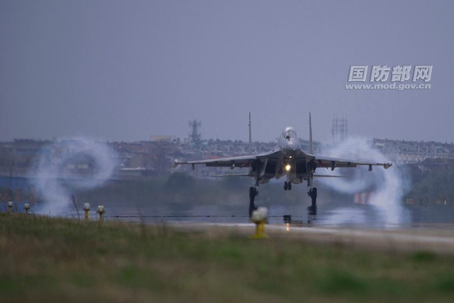 南空苏-30MKK战机部队开训