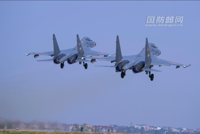 南空苏-30MKK战机部队开训