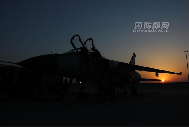 夜幕降临，等待出击