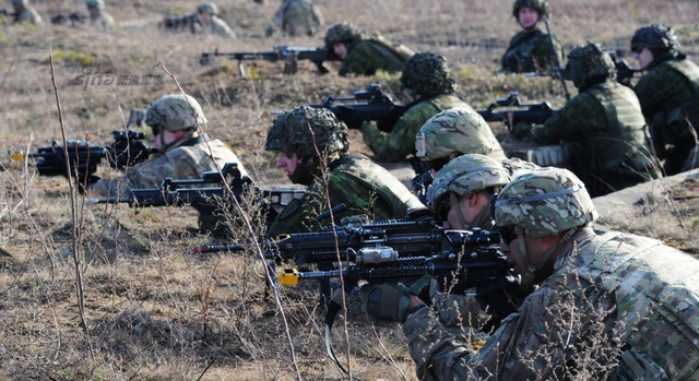 美军在俄西部边境区军演