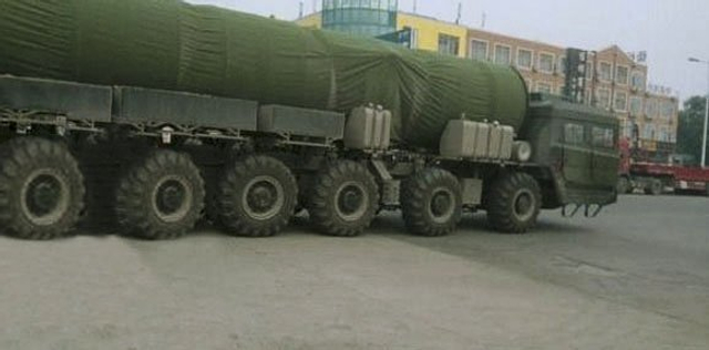 简氏公开疑似中国东风31B型多弹头战略导弹照