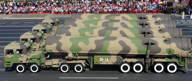 2009年阅兵式上亮相的东风31A战略导弹