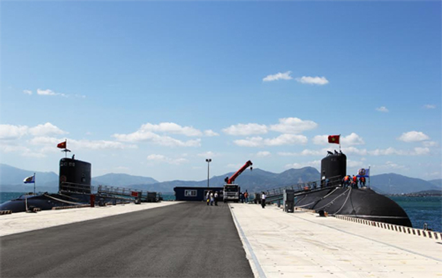 越军驻金兰湾基洛级潜艇部队曝光