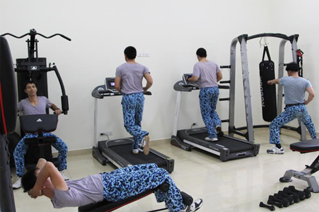 越军驻金兰湾基洛级潜艇部队曝光