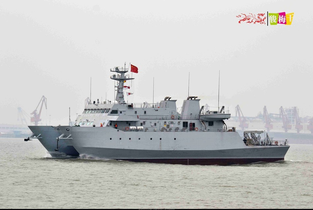 中国双体测量船上演海上漂移