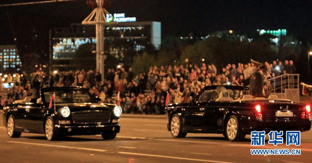 中国红旗检阅车亮相白俄罗斯