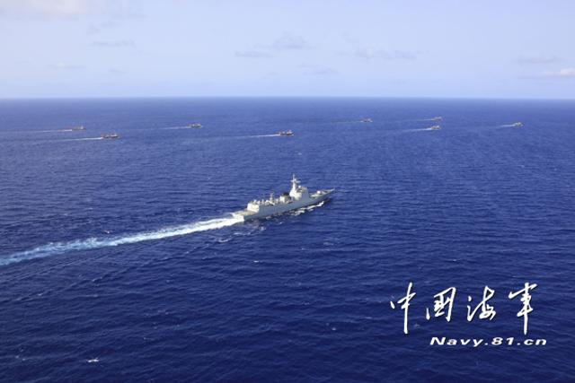 我军护航8艘中国籍渔船