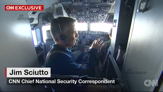 记者介绍海神驾驶舱