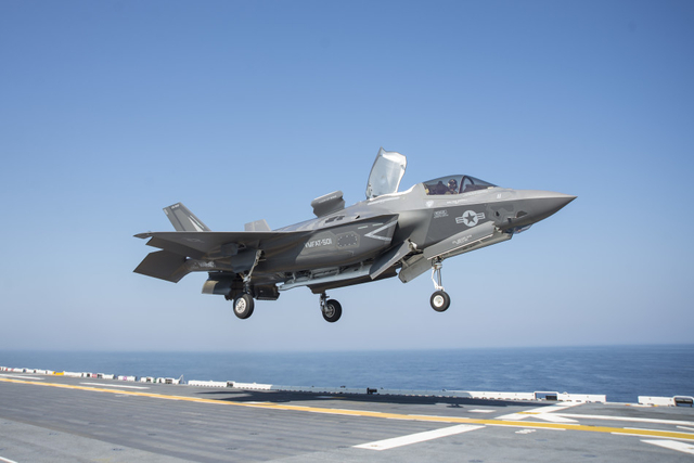 f35上舰垂直起降轻自如