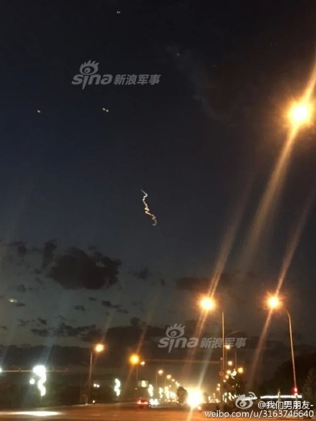 西北多地网友称目击不明飞行物