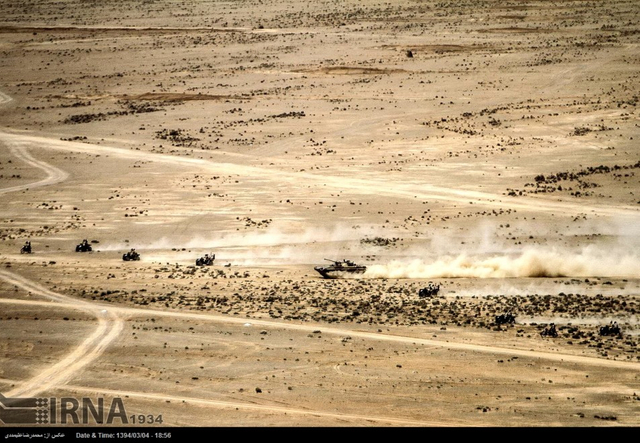 伊朗革命卫队大军演