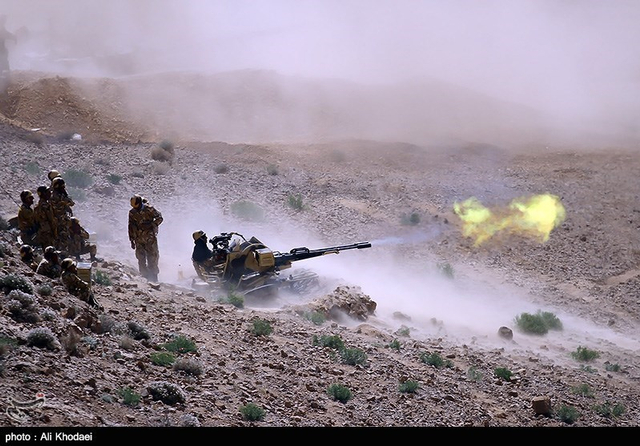 伊朗革命卫队大军演