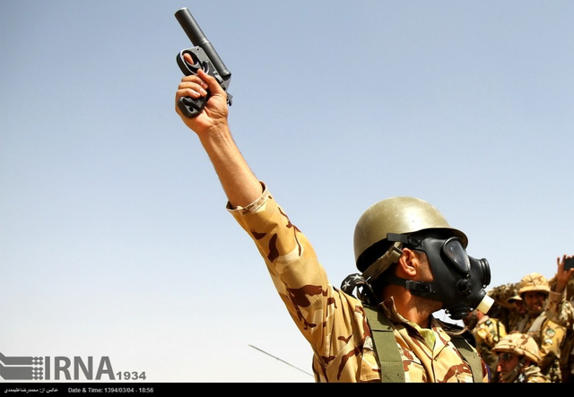 伊朗革命卫队大军演