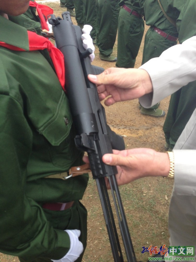 新型滚筒式弹舱冲锋枪