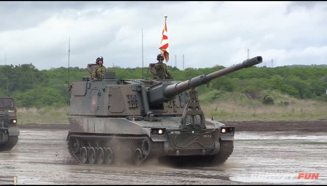 99式155毫米自行榴弹炮群