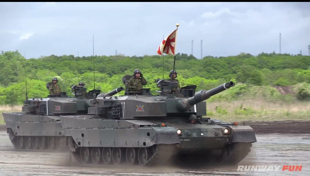 90式主战坦克群接受检阅4