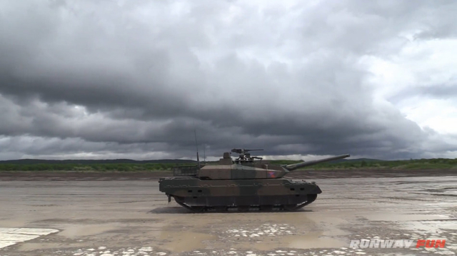 最新型10式主战坦克出场2