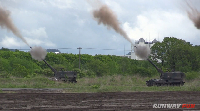99式自行榴弹炮齐射