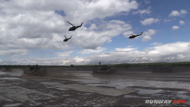 坦克与直升机协同冲锋