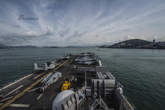 黄蜂级两栖攻击舰埃塞克斯号抵达香港休整