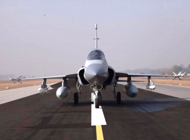 巴基斯坦枭龙秀少见全外挂状态