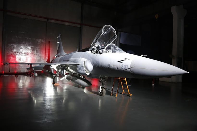 巴基斯坦枭龙秀少见全外挂状态