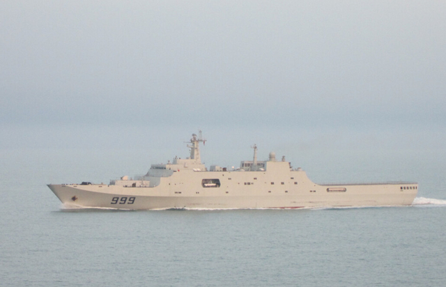 中越南海造岛对比：越南不自量力抢中国地盘