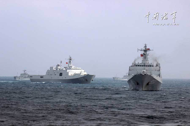 中越南海造岛对比：越南不自量力抢中国地盘