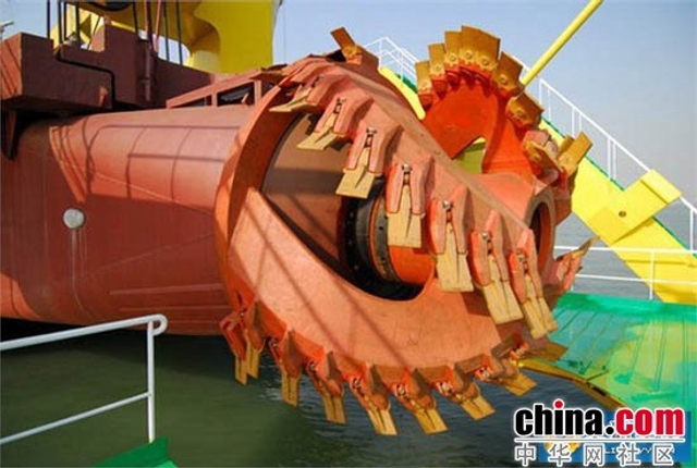 中越南海造岛对比：越南不自量力抢中国地盘