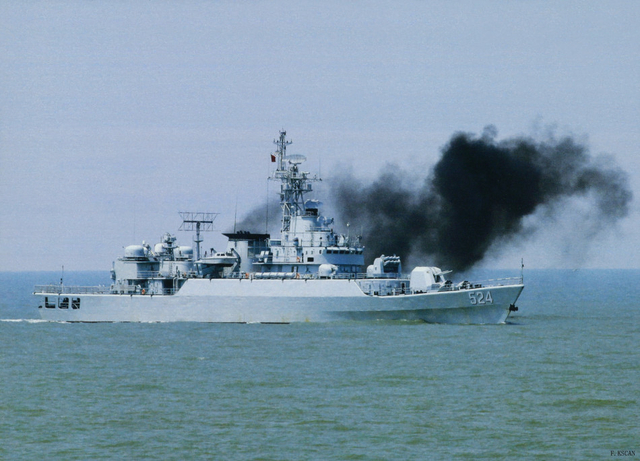 江卫II级老式护卫舰524舰