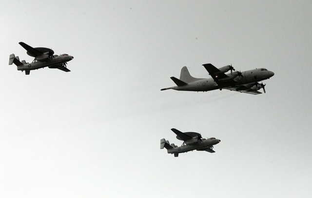 P-3K与E-2C鹰眼2000预警机