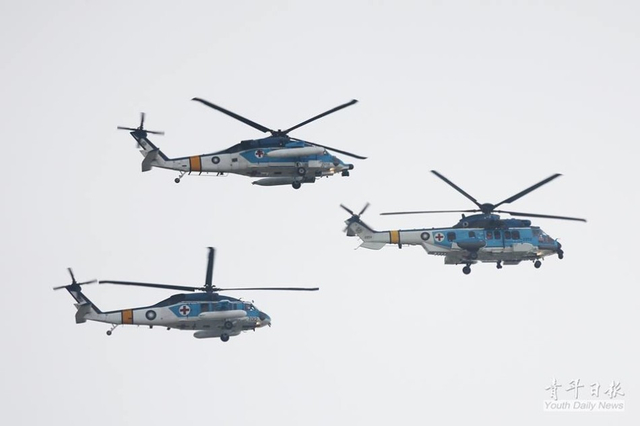 S-70C+直升机编队