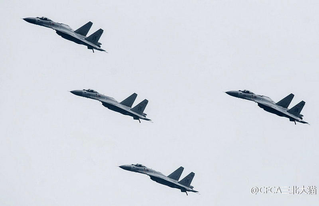 歼15编队参加彩排