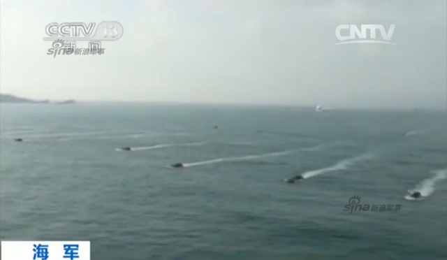 两栖战车群冲滩