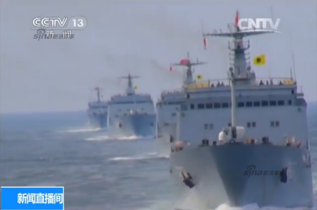 海军登陆舰编队纵队海上航行