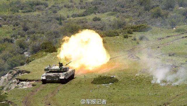 我96A坦克与轰6配合作战