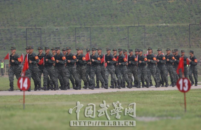 北京武警用国际标准考特战兵 新狙已批量装备 