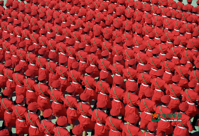 1999年国庆50周年阅兵中的女民兵方队