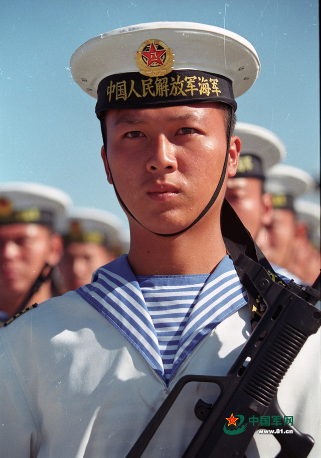 1999年阅兵中的海军水兵方队士兵