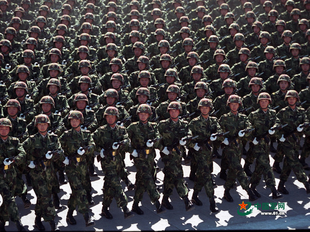 1999年国庆阅兵中的某集团军步兵方队