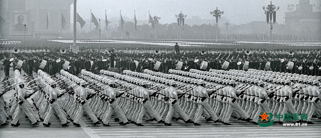 1984年国庆35周年阅兵中的男民兵方队