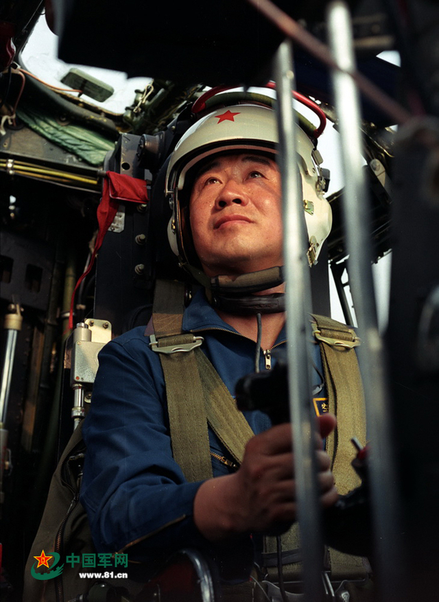 1999年国庆阅兵领队机梯队高艾平师长